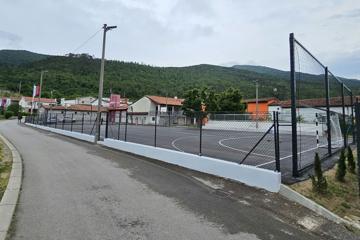 Vrhpolje igrisce lukalango