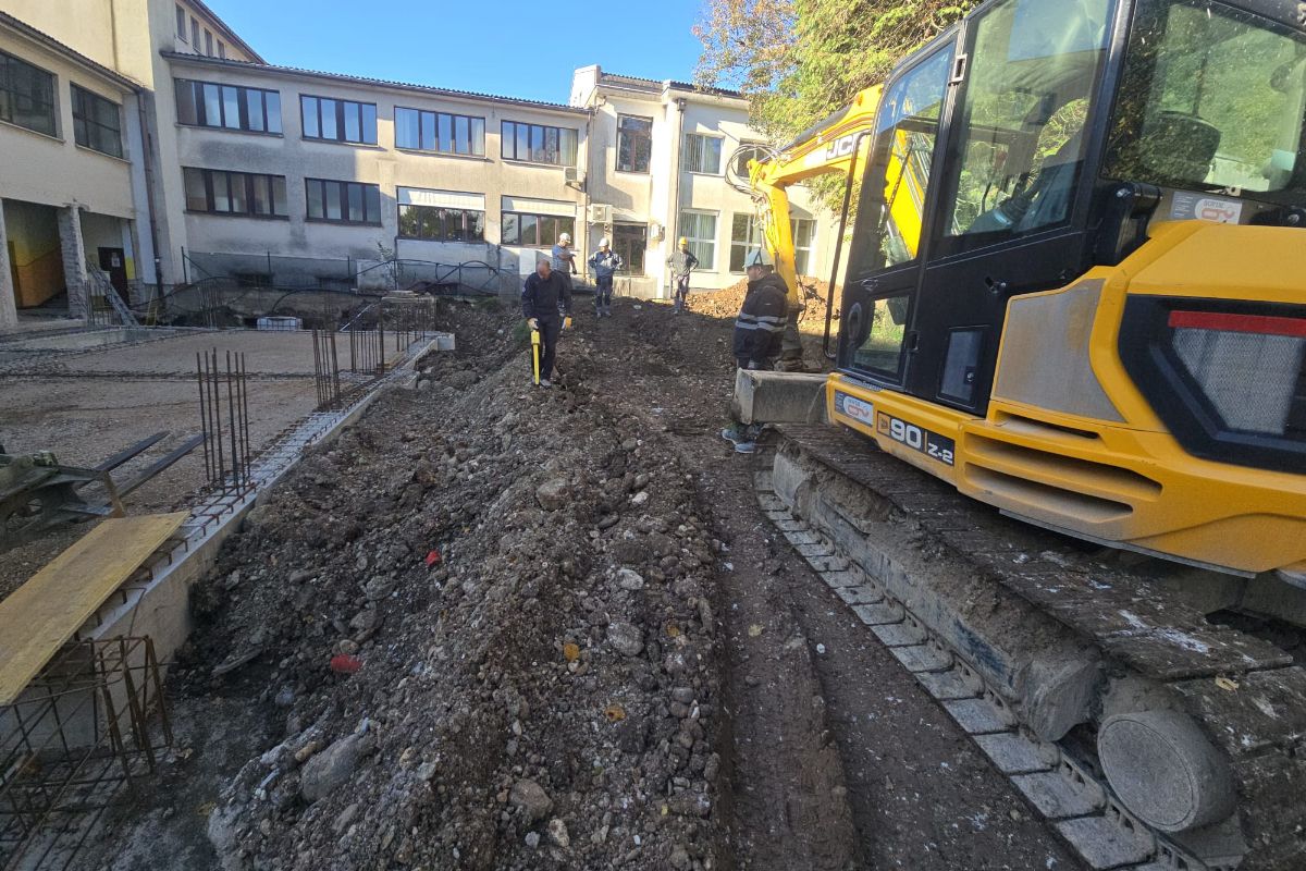 V Kanalu zaradi bombe evakuacija iz osnovne šole - Robin