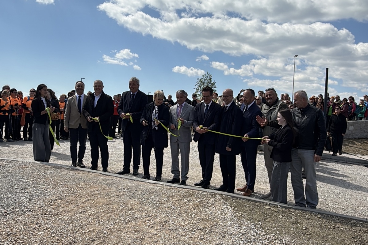 Carsus Trail rezanje traku