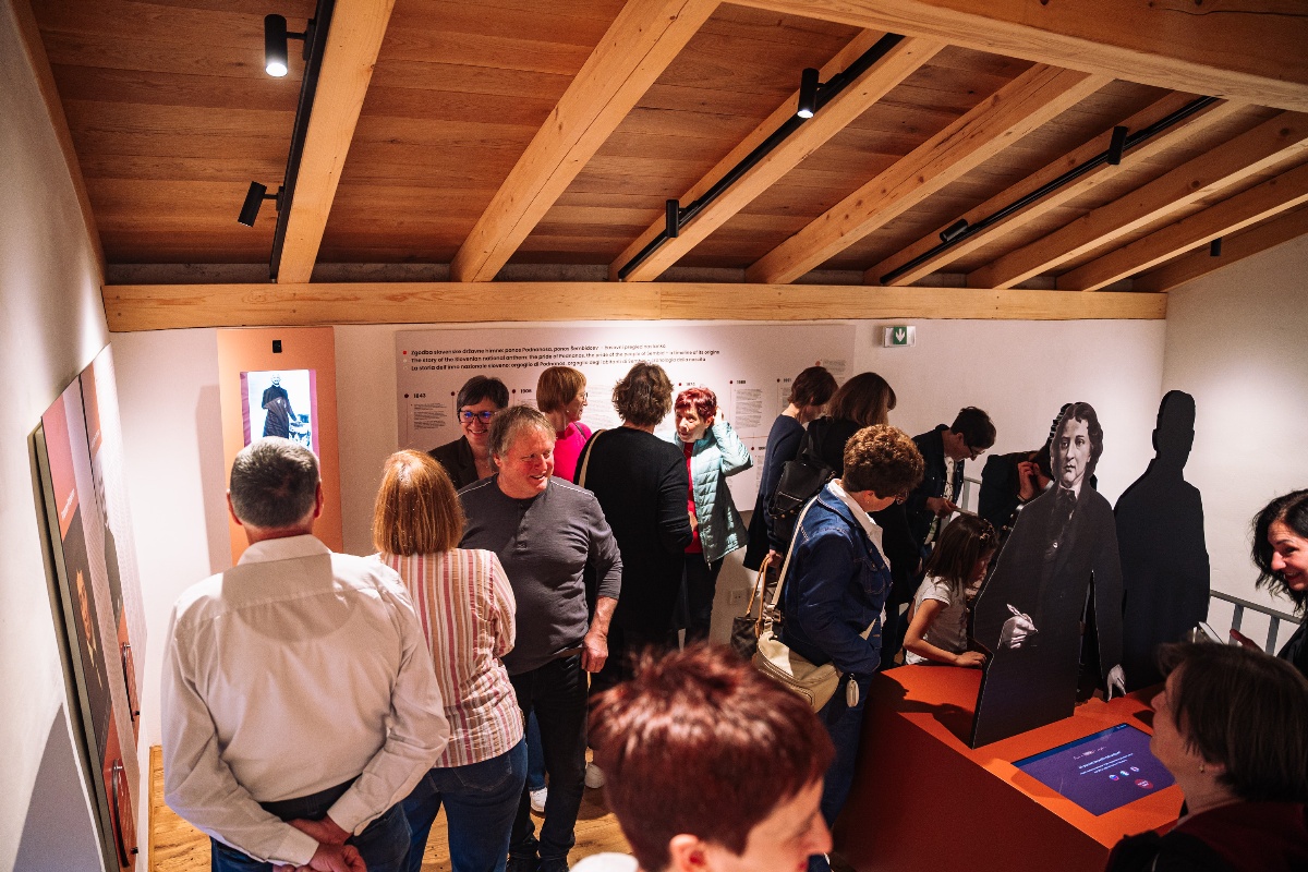 Hisa Zdravljica odprtje 2