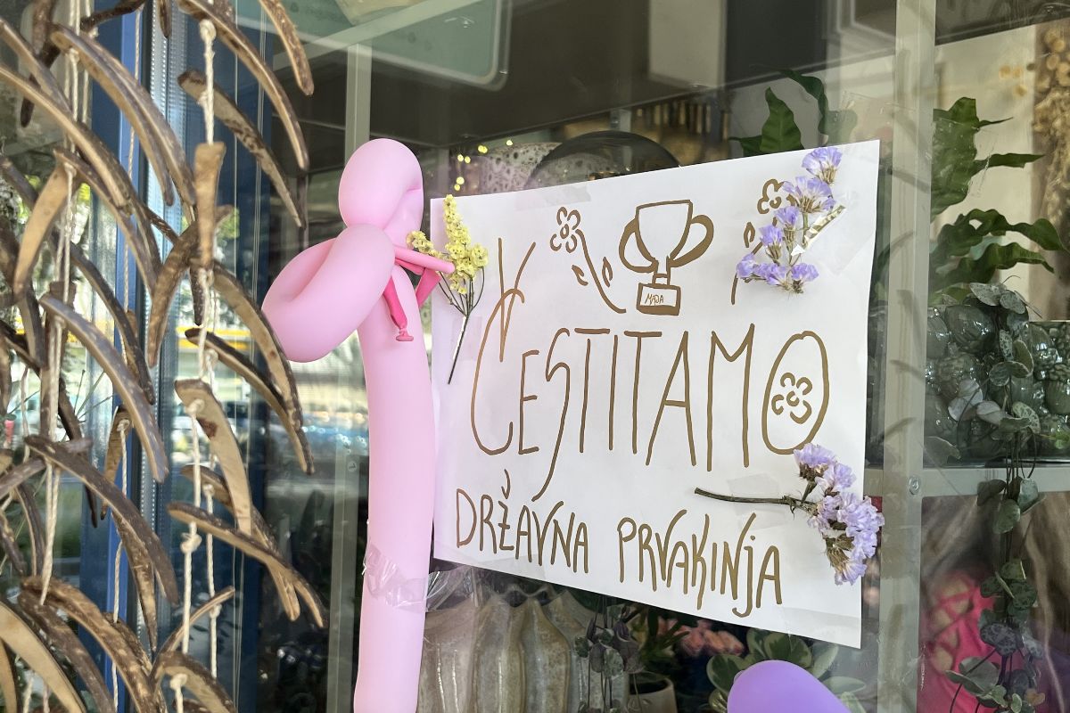 MAJA SERAZIN CESEN cESTITKE